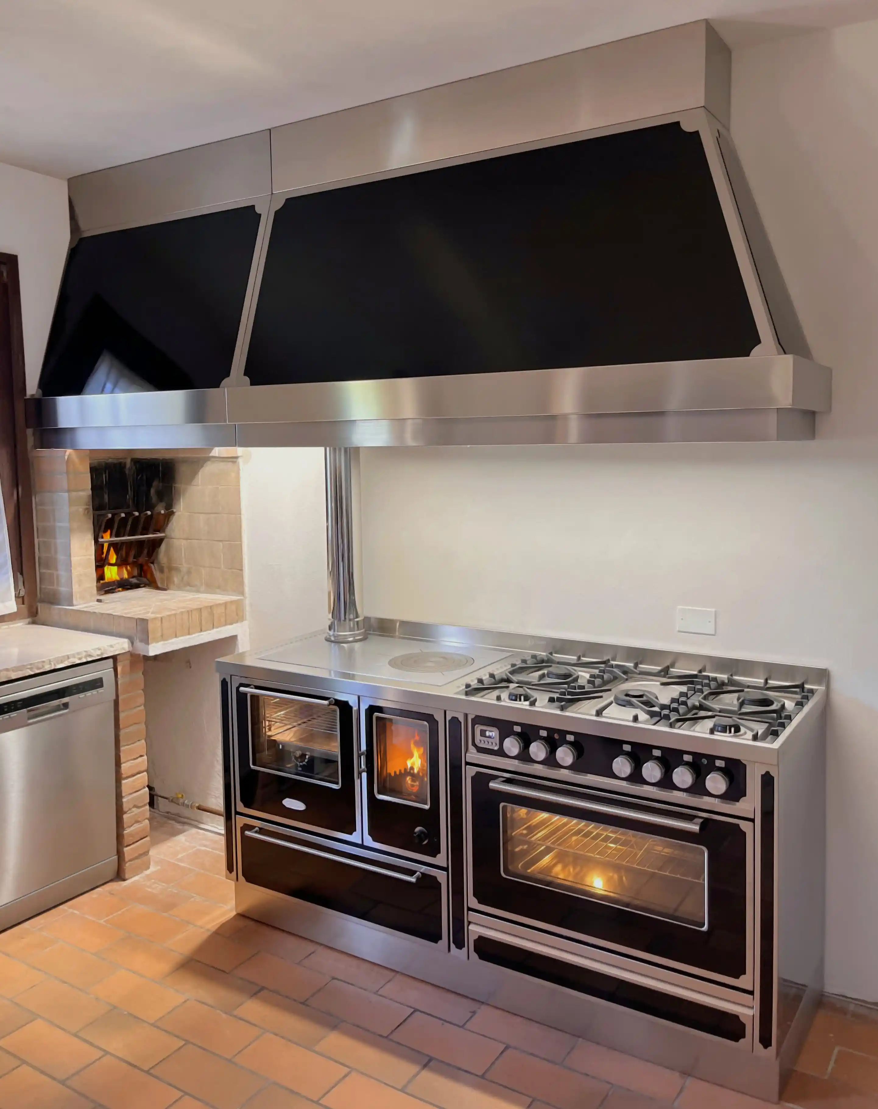 Cucina combinata Gas\Legna 180 con cappa 290